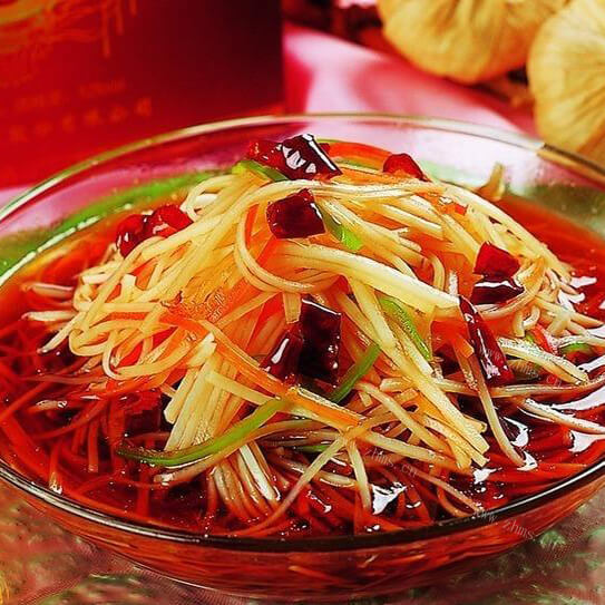 家常红油酸辣土豆丝