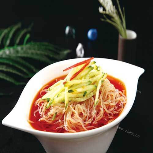 美味的酸辣冷面