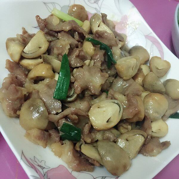 我的肉丝炒草菇