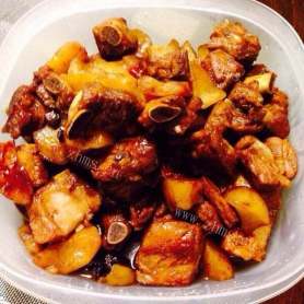 好吃的香菇腐竹烩土豆
