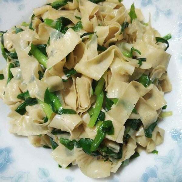 健康的豆皮伴菠菜