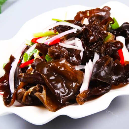 美味凉拌洋葱木耳丝