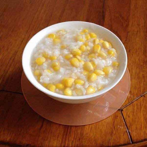 鲜美紫菜虾皮玉米粥