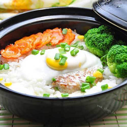 自制猪肉煲仔饭 
