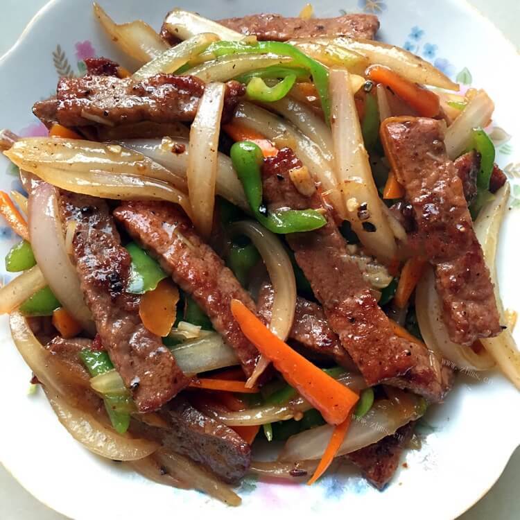 美味的黑胡椒牛肉 