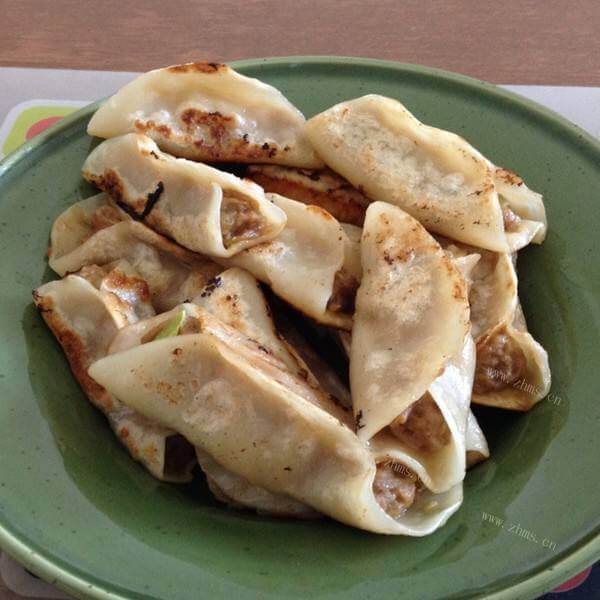 美味的西葫羊肉锅贴