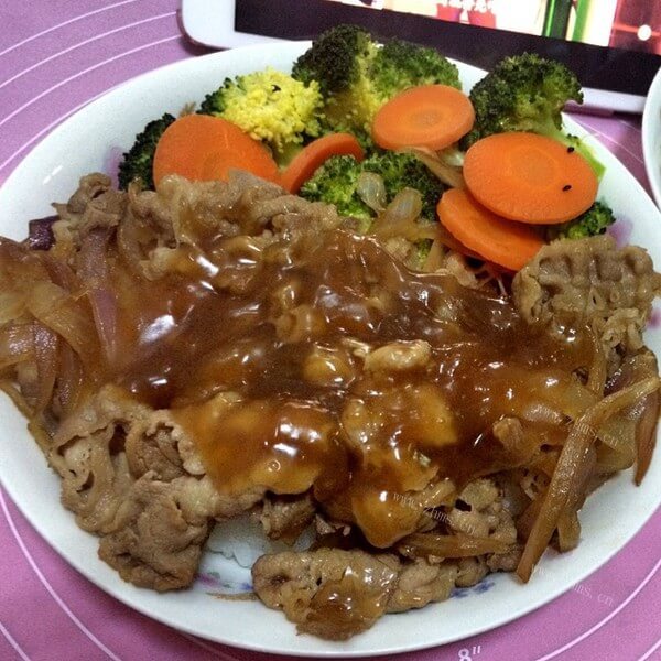 胡萝卜牛肉饭