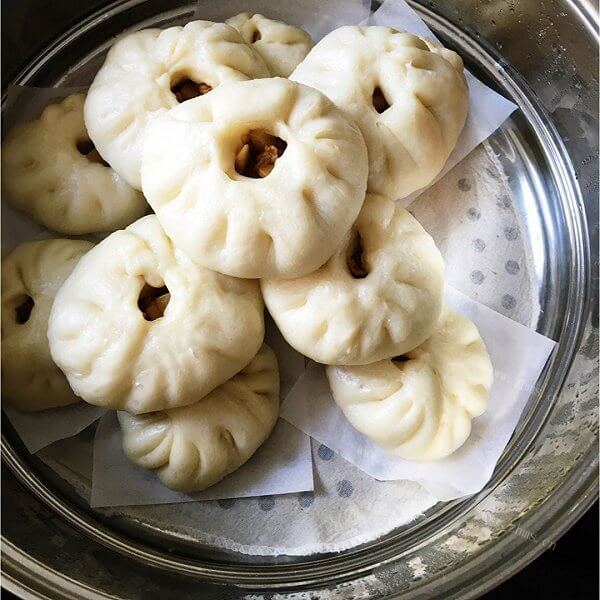 美味火腿榨菜肉包子