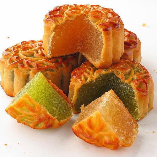 美味的绿豆蓉广式月饼