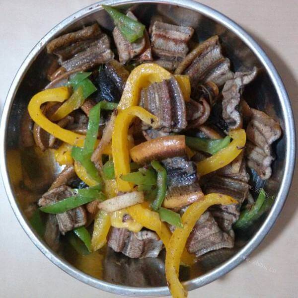 美味蒜香鳝鱼煲