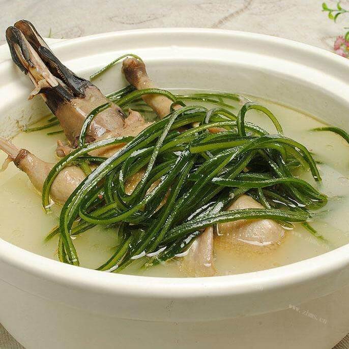 鸭件煲海带