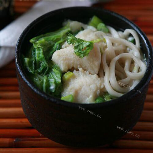 汤鲜味美鲜鱼汤面
