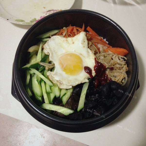 好吃的 腊肉石锅拌饭