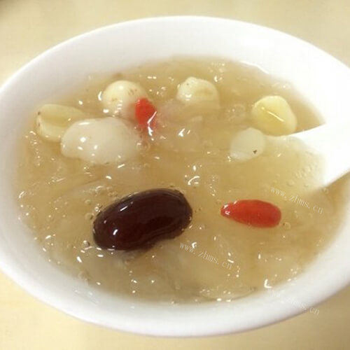 好吃的银耳百合红枣羹