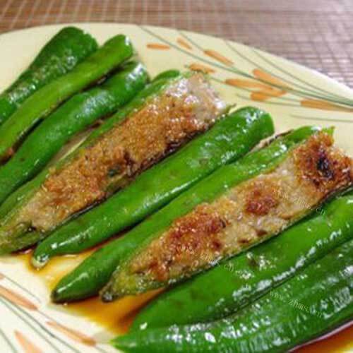 美味的鲮鱼肉酿尖椒
