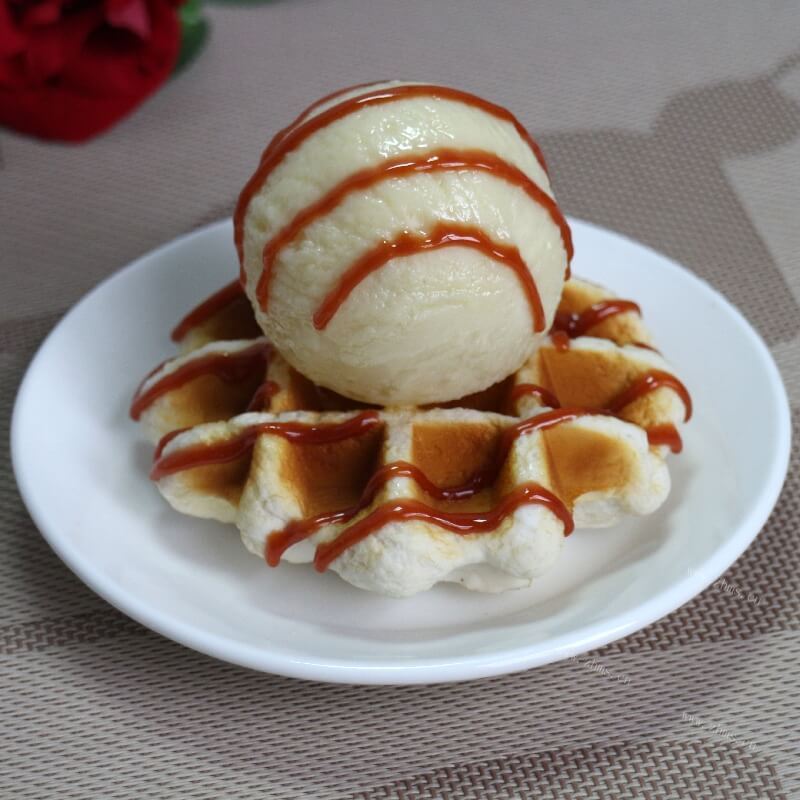 美味的经典香草冰淇淋