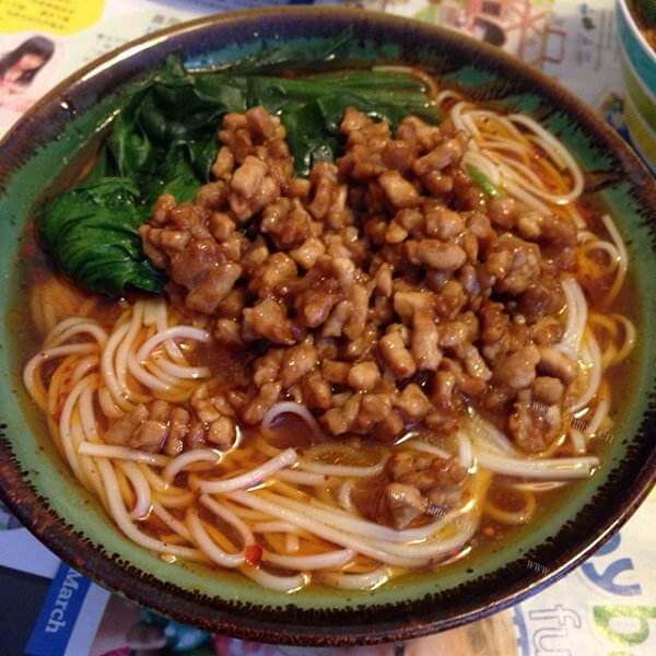 美味的肉丁米线
