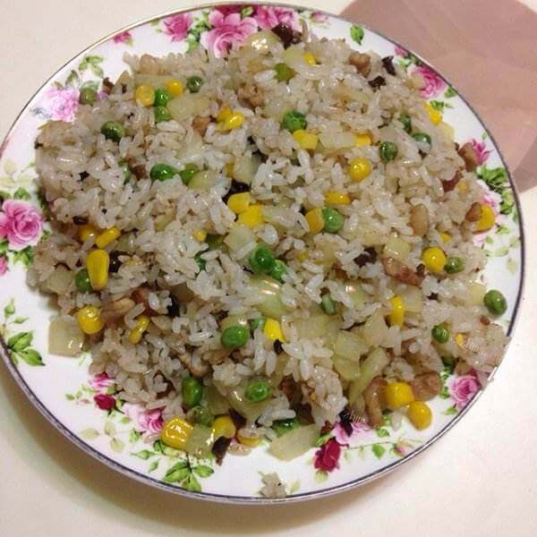 好吃的豌豆土豆玉米饭