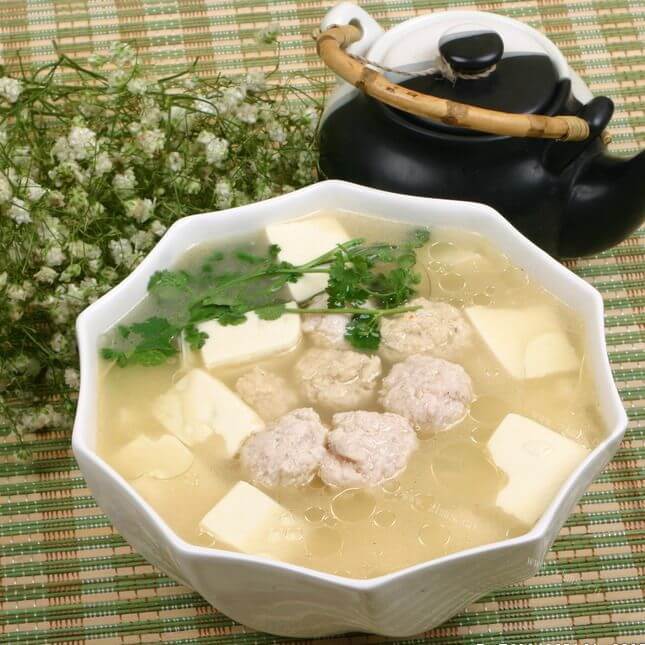 喷香的丸子烩豆腐