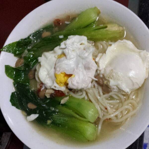 家常虾香青菜鸡蛋面