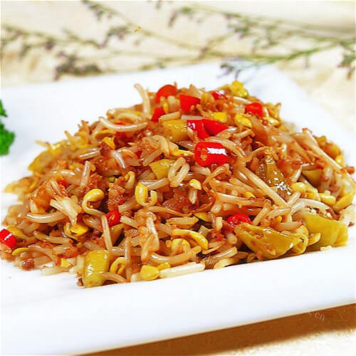 美味剁肉炒大豆芽