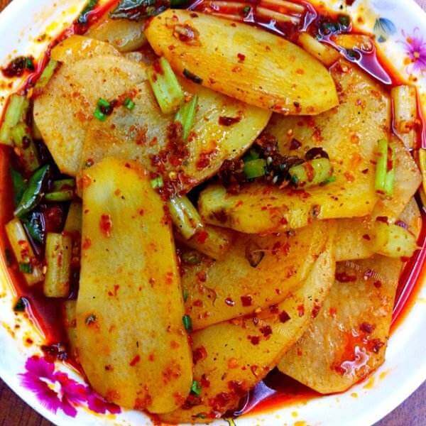 香辣的凉拌麻辣土豆片
