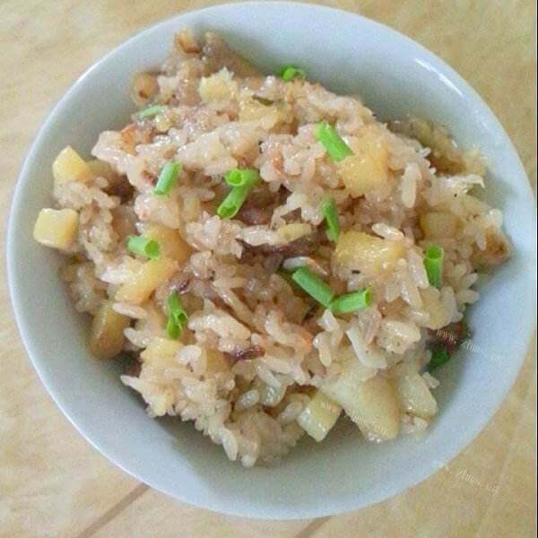 香软竹筒糯米饭