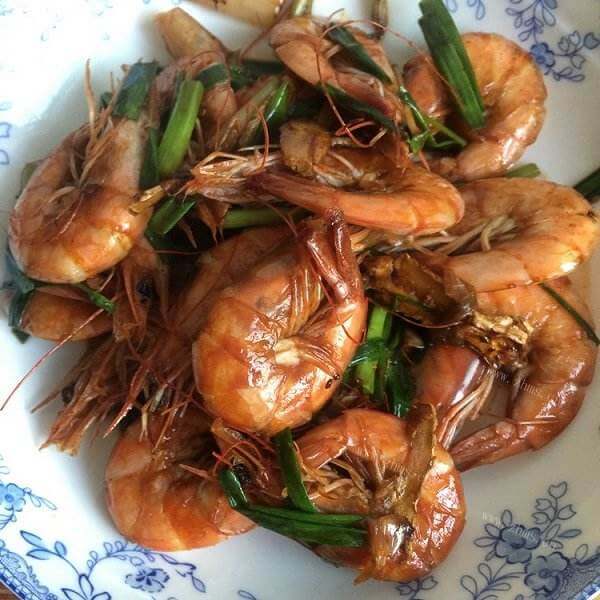 美味的葱爆酱香海虾