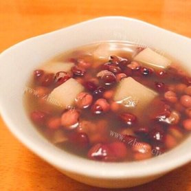 美味红豆薏米苹果汤