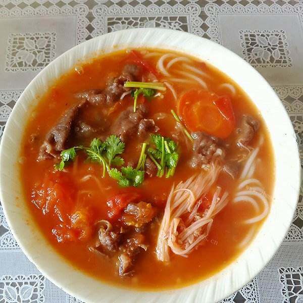 好吃的蕃茄肉丸米线