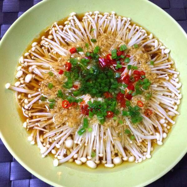色泽鲜艳的油泼双丝