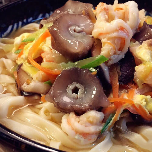 美味的海参蛋花汤