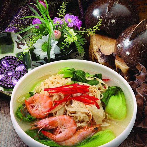 蔬菜鲜虾面