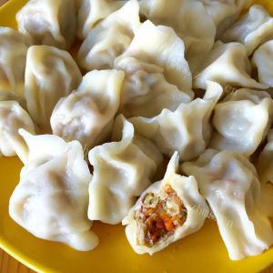 美味的西芹胡萝卜饺子