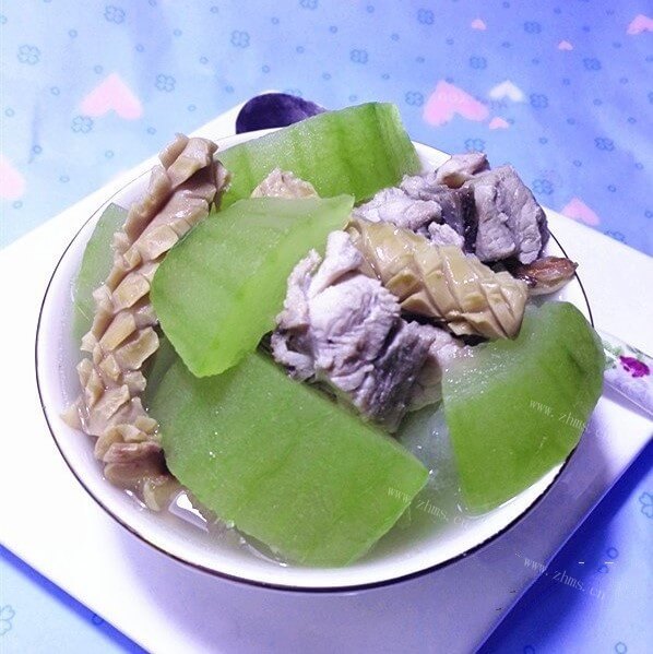 美味排骨鱿鱼节瓜汤