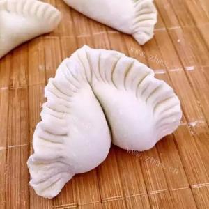 漂亮的橙色饺子