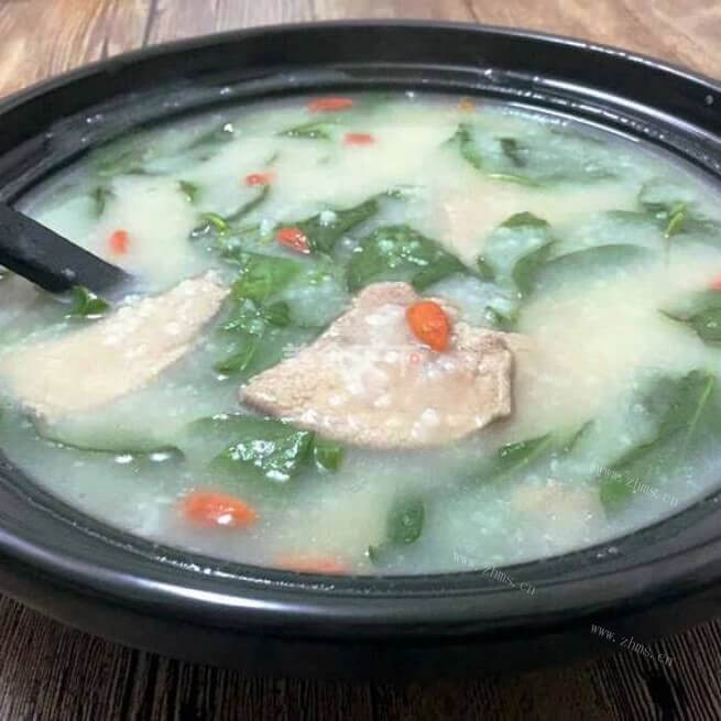 美味的红薯叶土豆猪肝汤