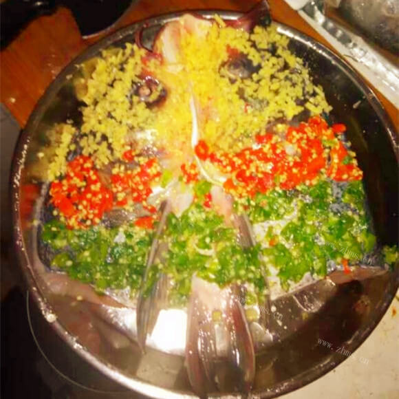 美味的创意多彩鱼头