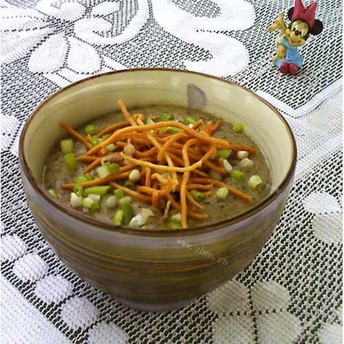 营养的紫菜虾皮玉米粥