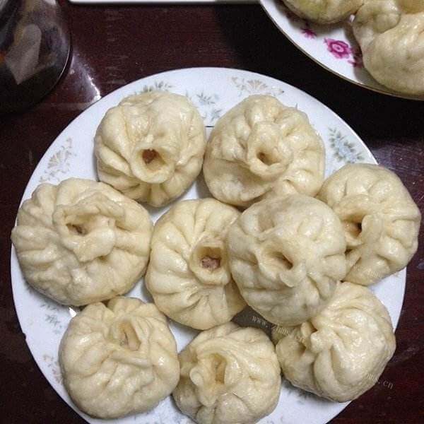 小小的猪肉青椒香菇包子