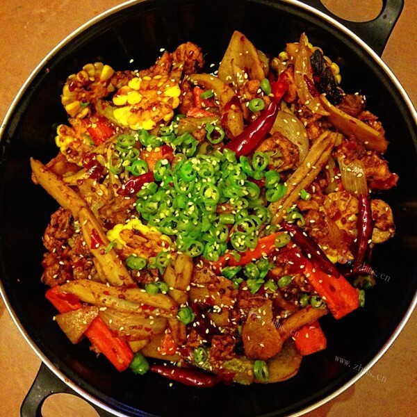 美味的麻辣香锅虾鱿鱼
