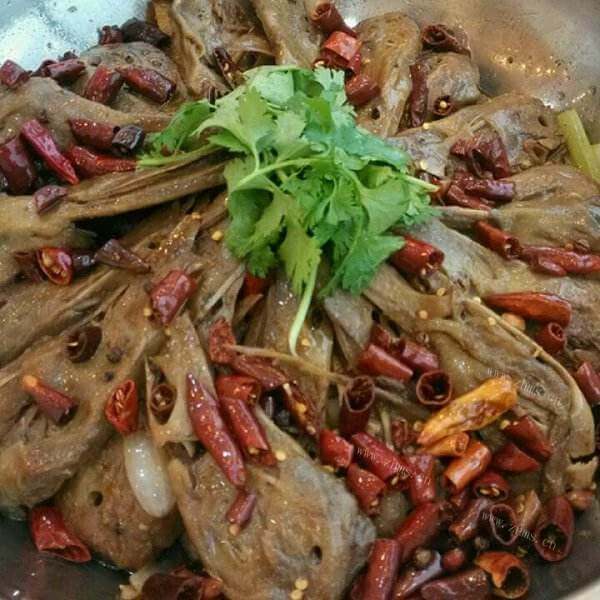 美味可口的香辣鸭头鸭脖子