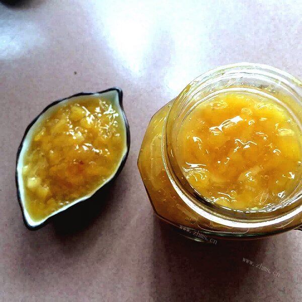 甜蜜的果粒菠萝酱
