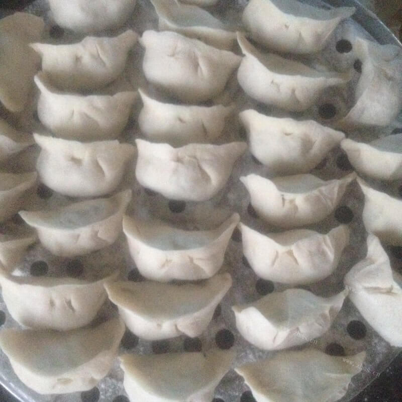 自制香菇木耳饺子做法图解8)