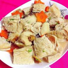 辣白菜炖冻豆腐