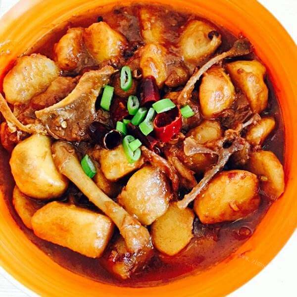自制芋儿红烧肉 