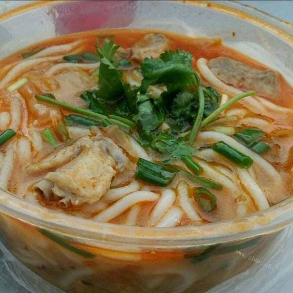 美味的土豆粉蒸鸡