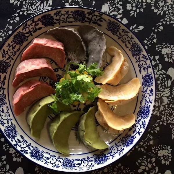 健康营养的蒸粗粮素饺