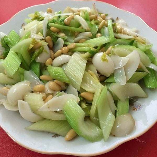 家常小炒西芹炒鱼蛋