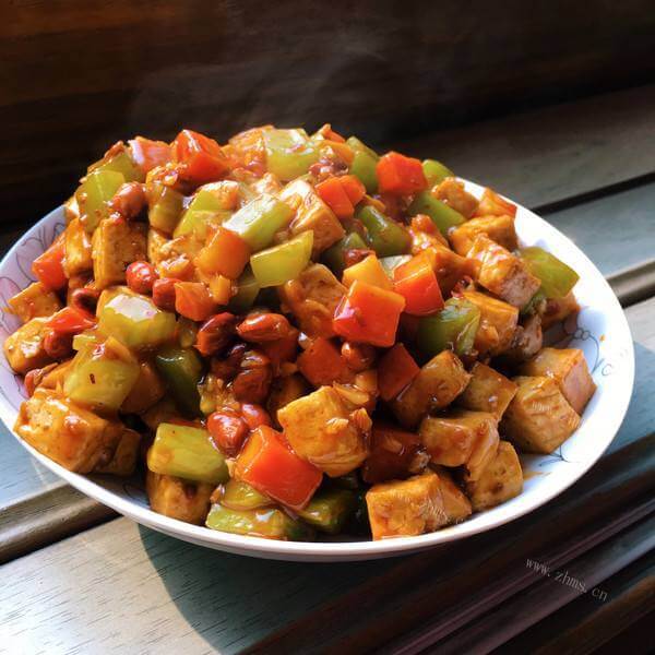 美味的酸甜宫保豆腐